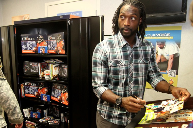 Chicago Bears DB Charles Tillman at Fort Hood